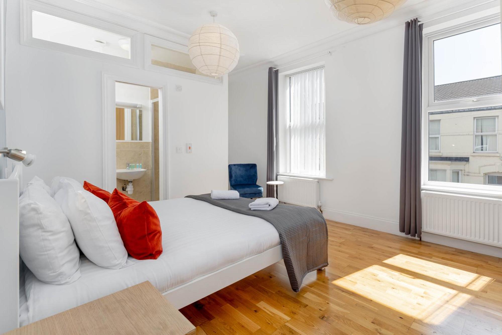 Air Host & Stay - Rockfield House - Sleeps 8 Liverpool Bagian luar foto