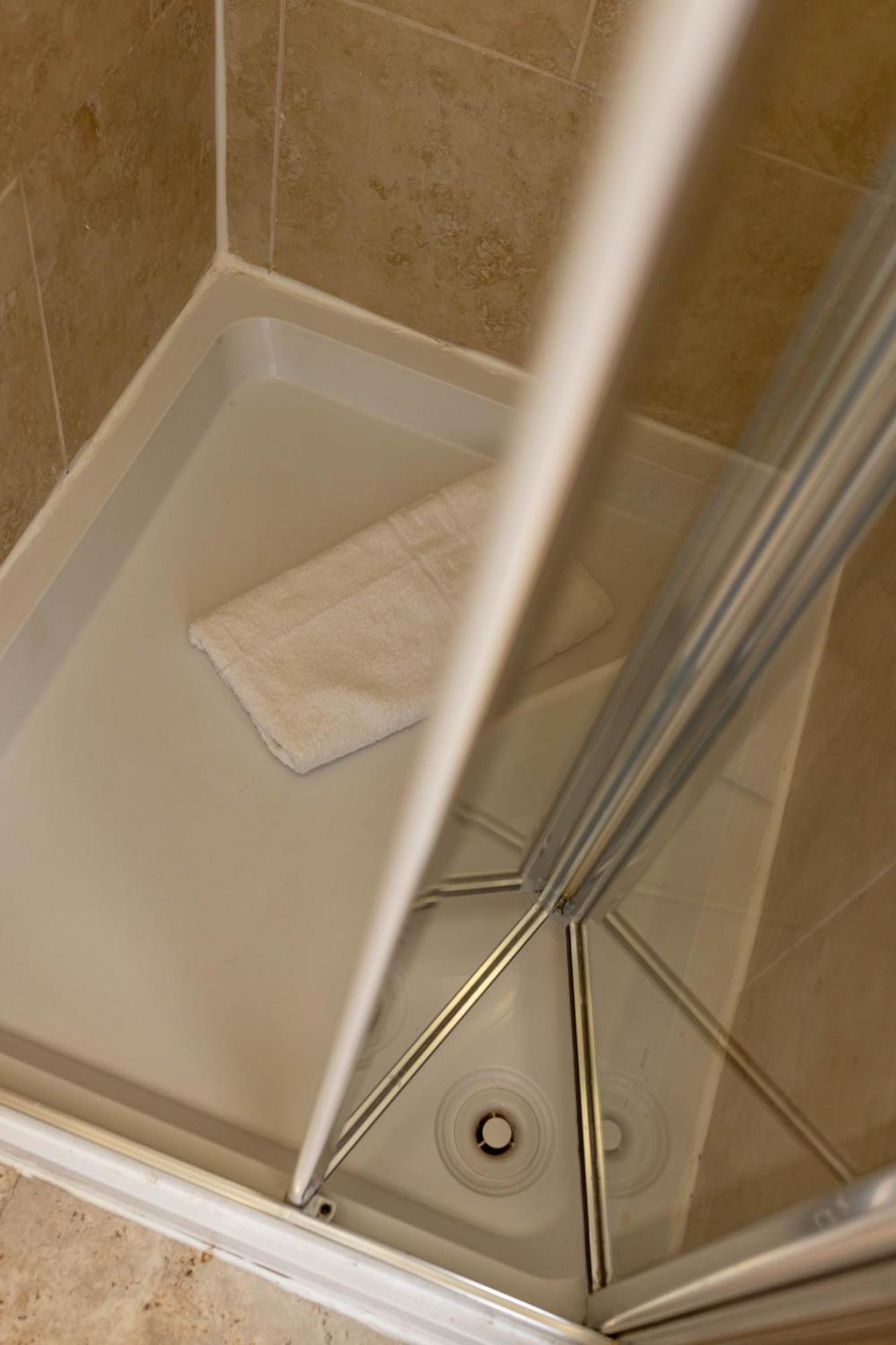 Air Host & Stay - Rockfield House - Sleeps 8 Liverpool Bagian luar foto