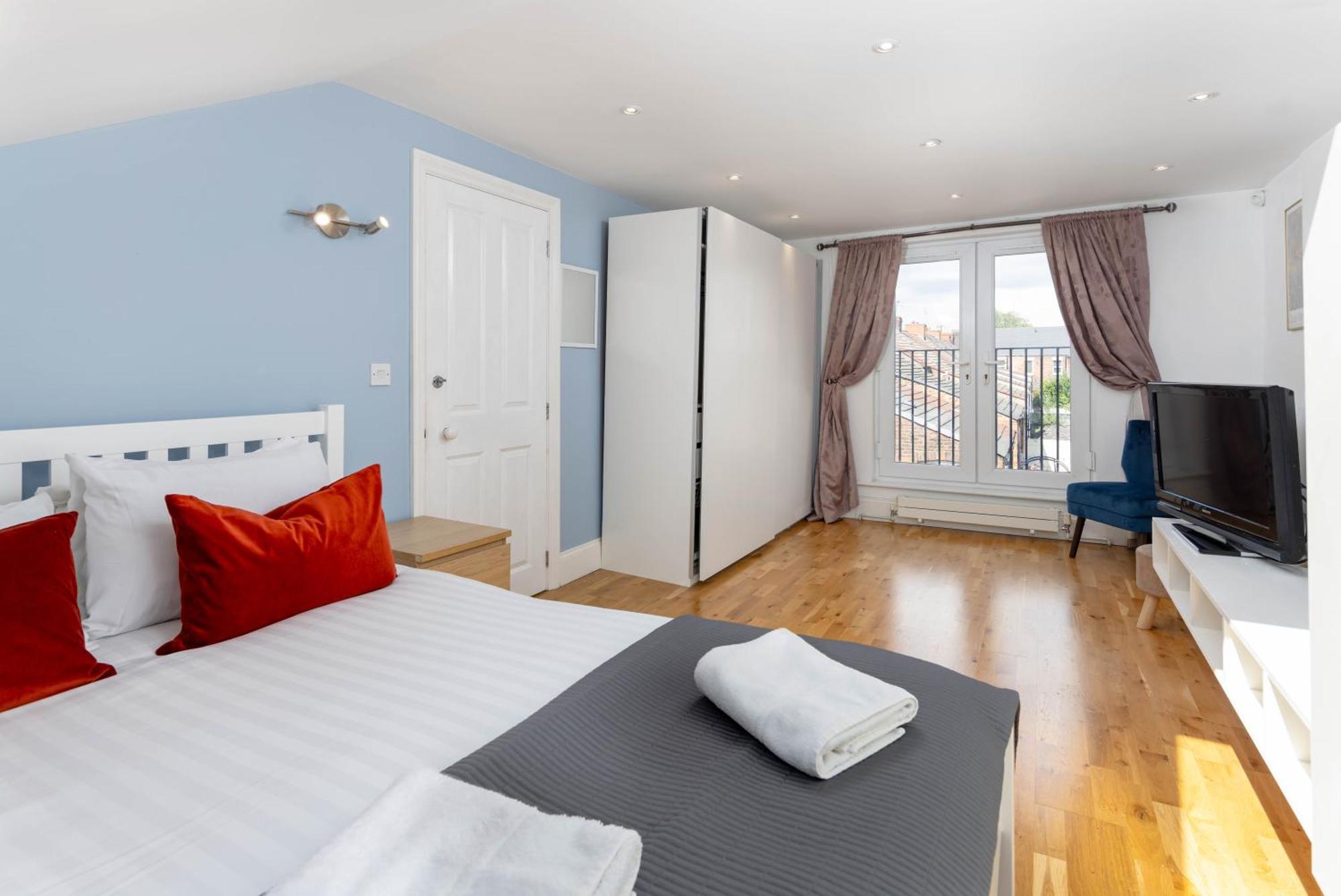 Air Host & Stay - Rockfield House - Sleeps 8 Liverpool Bagian luar foto